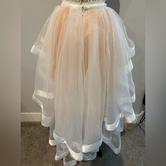 NWOT! Beaded 2-Piece Tulle ball gown wedding dress! - Picture 10 of 16